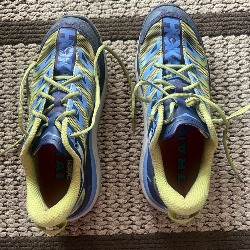 Hoka Womens Speedgoat size 8